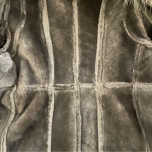 Vintage 1970s Luxurious Lanvin Deep Taupe Fur Collar Suede Coat - Size 14 - Picture 7 of 16